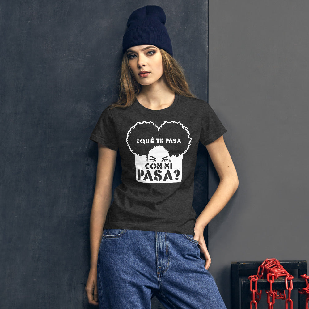 ¿Qué te pasa con mi pasa? | Camiseta oscura de manga corta para mujer - Gozanding | Online Store