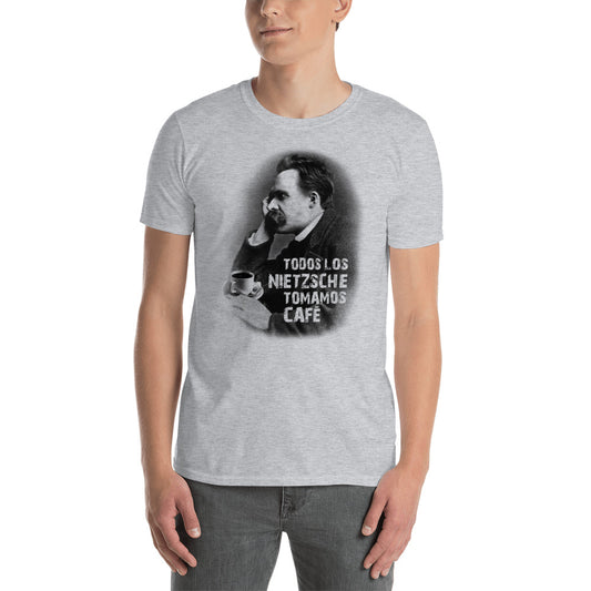 Todos los Nietzsche tomamos café | Camiseta de manga corta unisex - Gozanding | Online Store