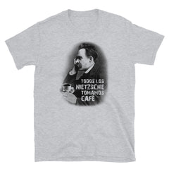 Todos los Nietzsche tomamos café | Camiseta de manga corta unisex - Gozanding | Online Store